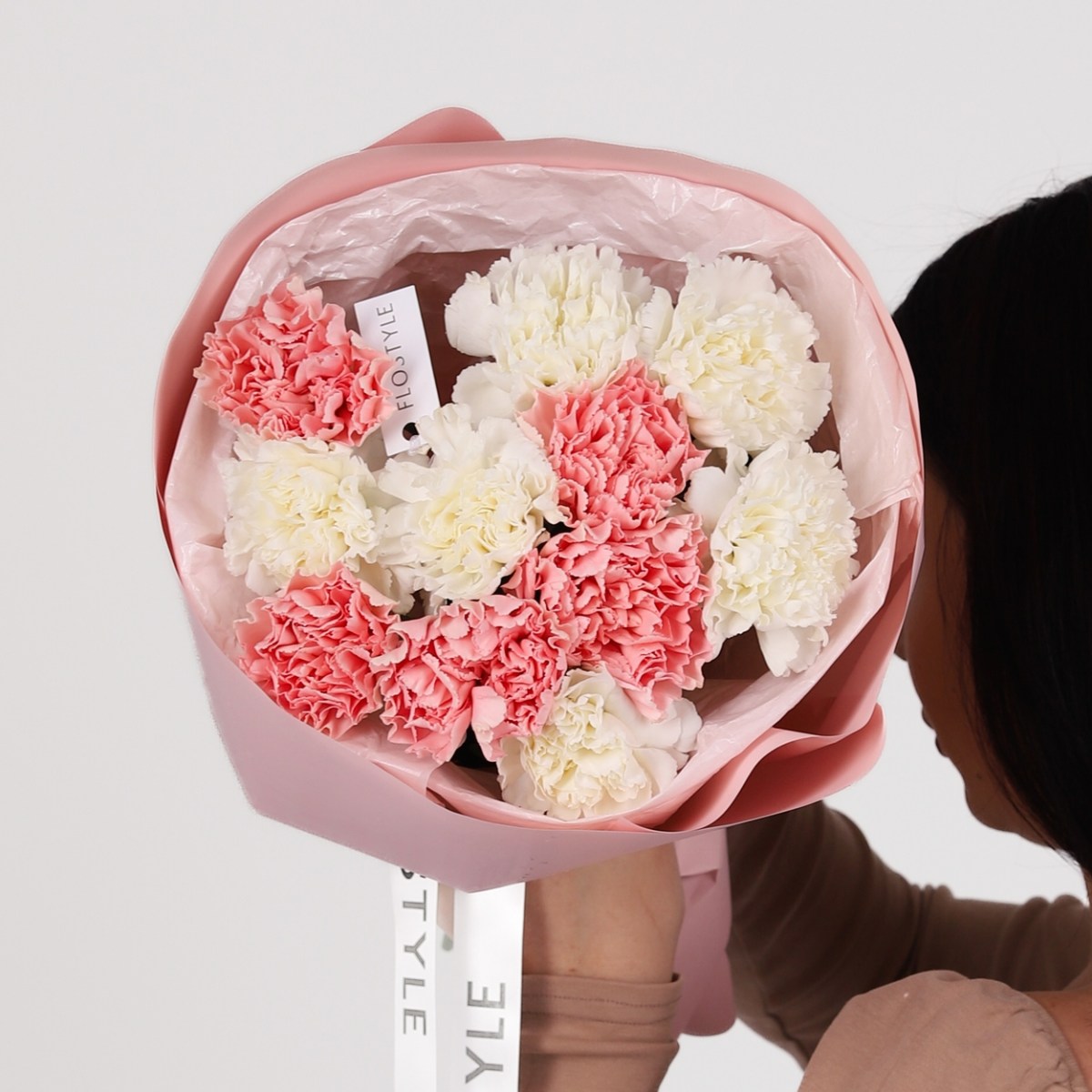 Монобукет 11 диантусов белых и розовых